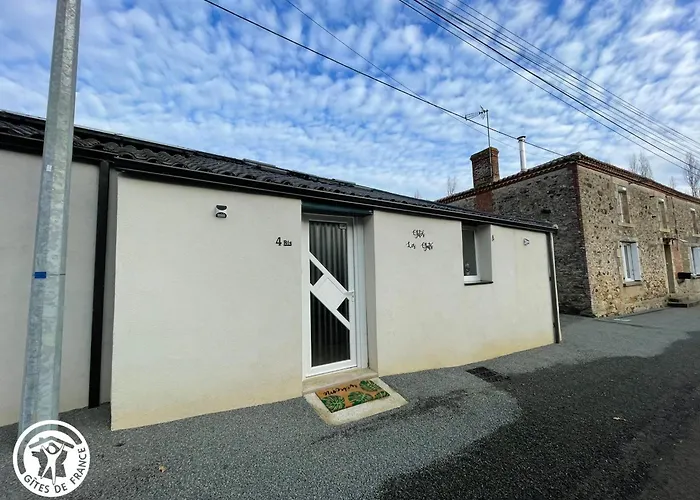 2 Pers Au Coeur Du Bocage Vendeen, Proche Puy Du Fou - Fr-1-426-585 Casa de Férias